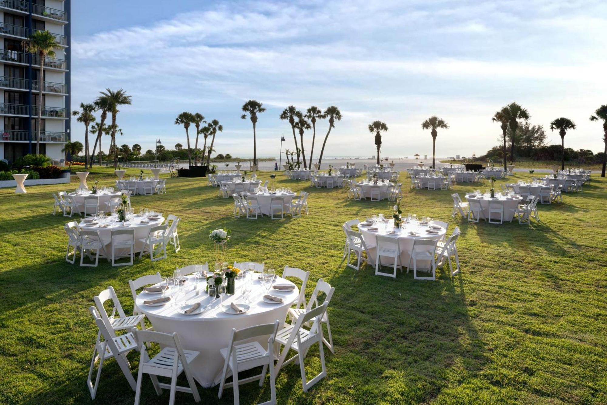 Sheraton Sand Key Resort Clearwater Beach Exterior photo